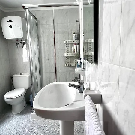 Central, Quiet And Comfortable Room, Breakfast Appartamento