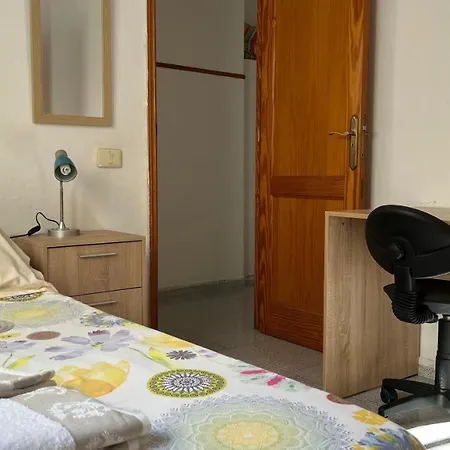 Central, Quiet And Comfortable Room, Breakfast Appartement