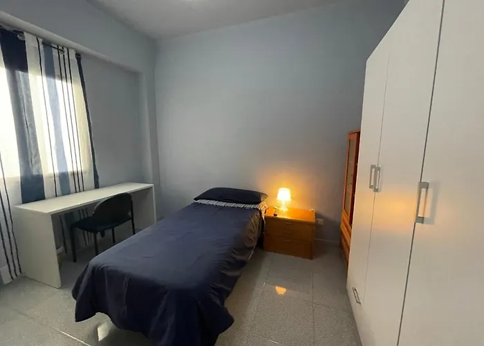 Central, Quiet And Comfortable Room, Breakfast *